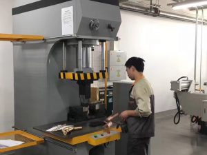 Fabrikamızda Yaponiya Müştəri Testi Hidravlik Press Machine