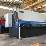 hidravlik kəsmə maşını 12mm polad boşqab kəsmə maşını 2500mm