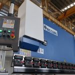 estin E210 nəzarət sistemi WC67Y-125Ton / 3200mm ilə məşhur hidravlik cnc pres əyləc mühəndis xidməti ilə